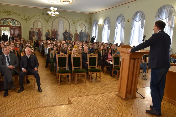 четверта влада - фото