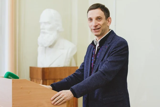Четверта влада - фото