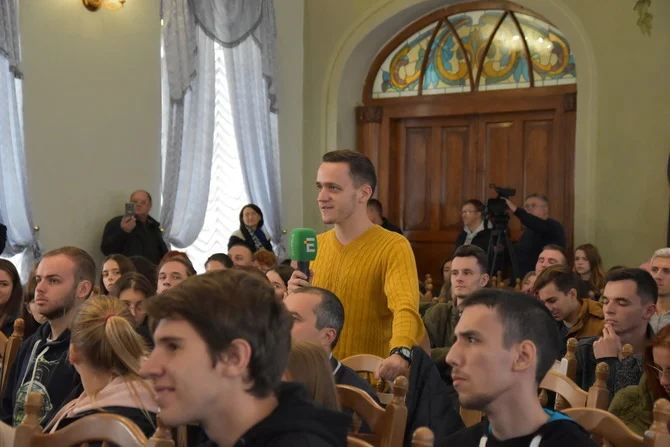 четверта влада - фото